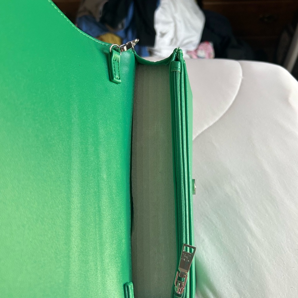 Badgley Mischka Green‎ Quilted Crossbody Bag NWT - Picture 5 of 11